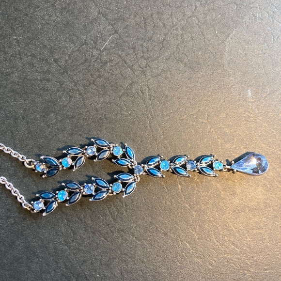 Vintage Avon Necklace - Picture 5 of 5